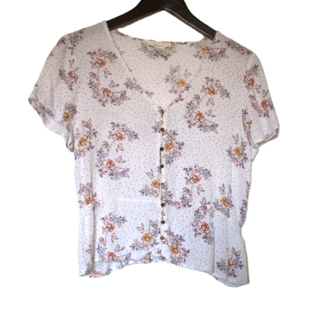 Urban Romantics Size Small Button-Down Blouse Classic Romantic